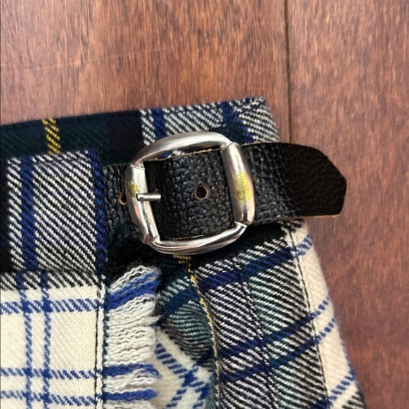 Hyland Vintage Pleated Tartan A-Line Skirt with Buckle Details, Size 0 (Size 24) - Picture 4 of 10